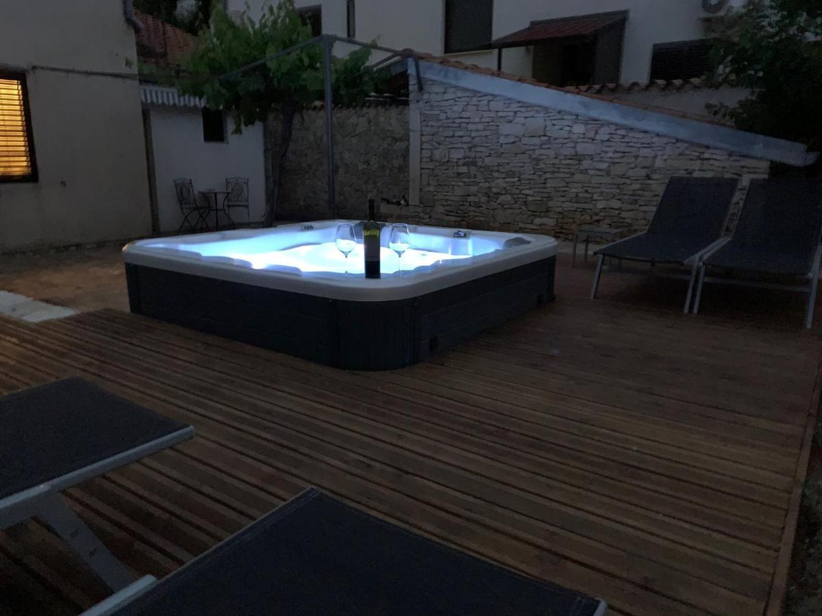 Studios Barre With Jacuzzi Rovinj Eksteriør bilde